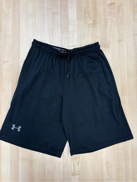 LG Other - Under Armour Men's Black Athletic Shorts Size Large